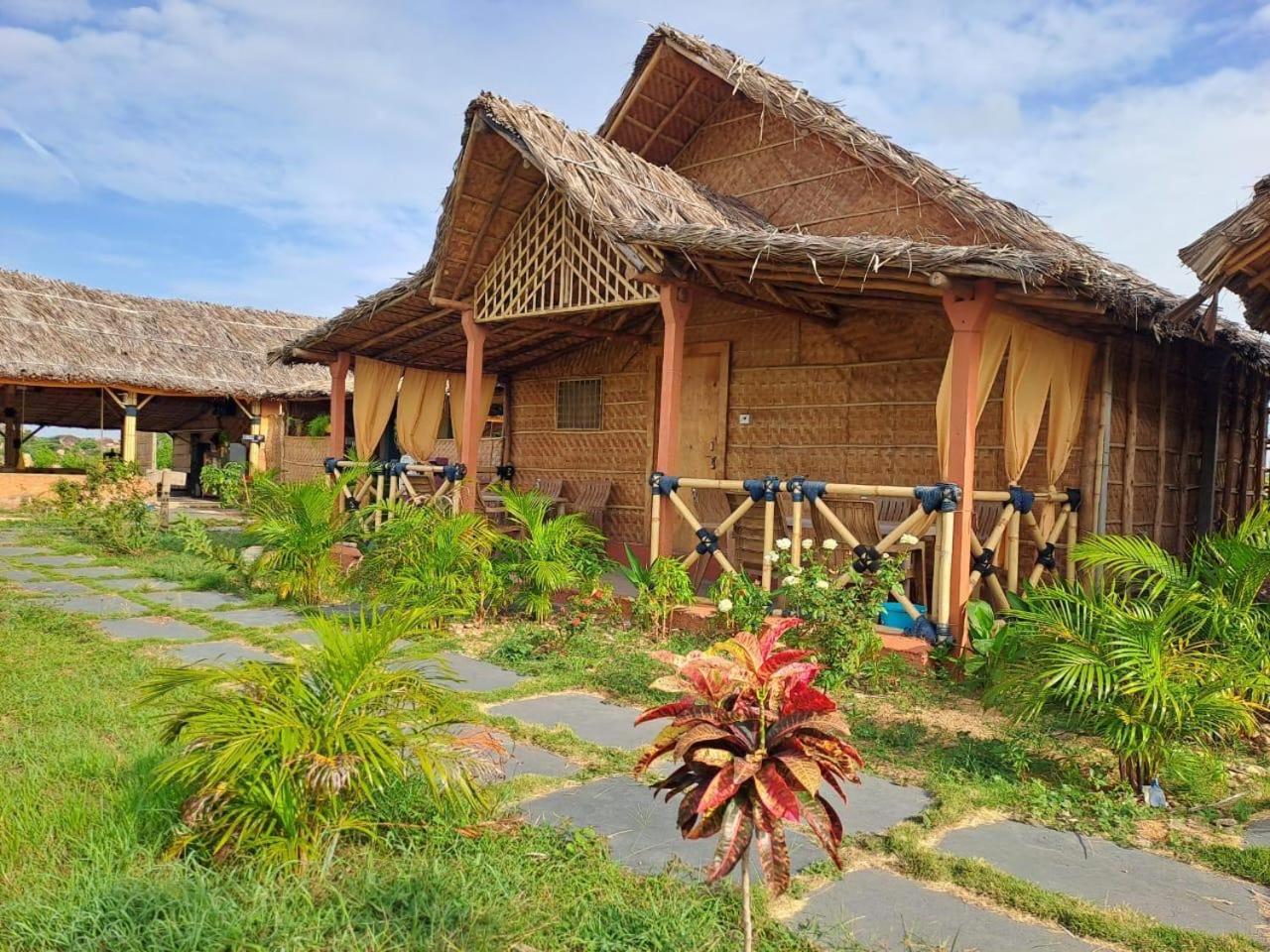 Hotel Hampi Rasta Cafe Exteriér fotografie