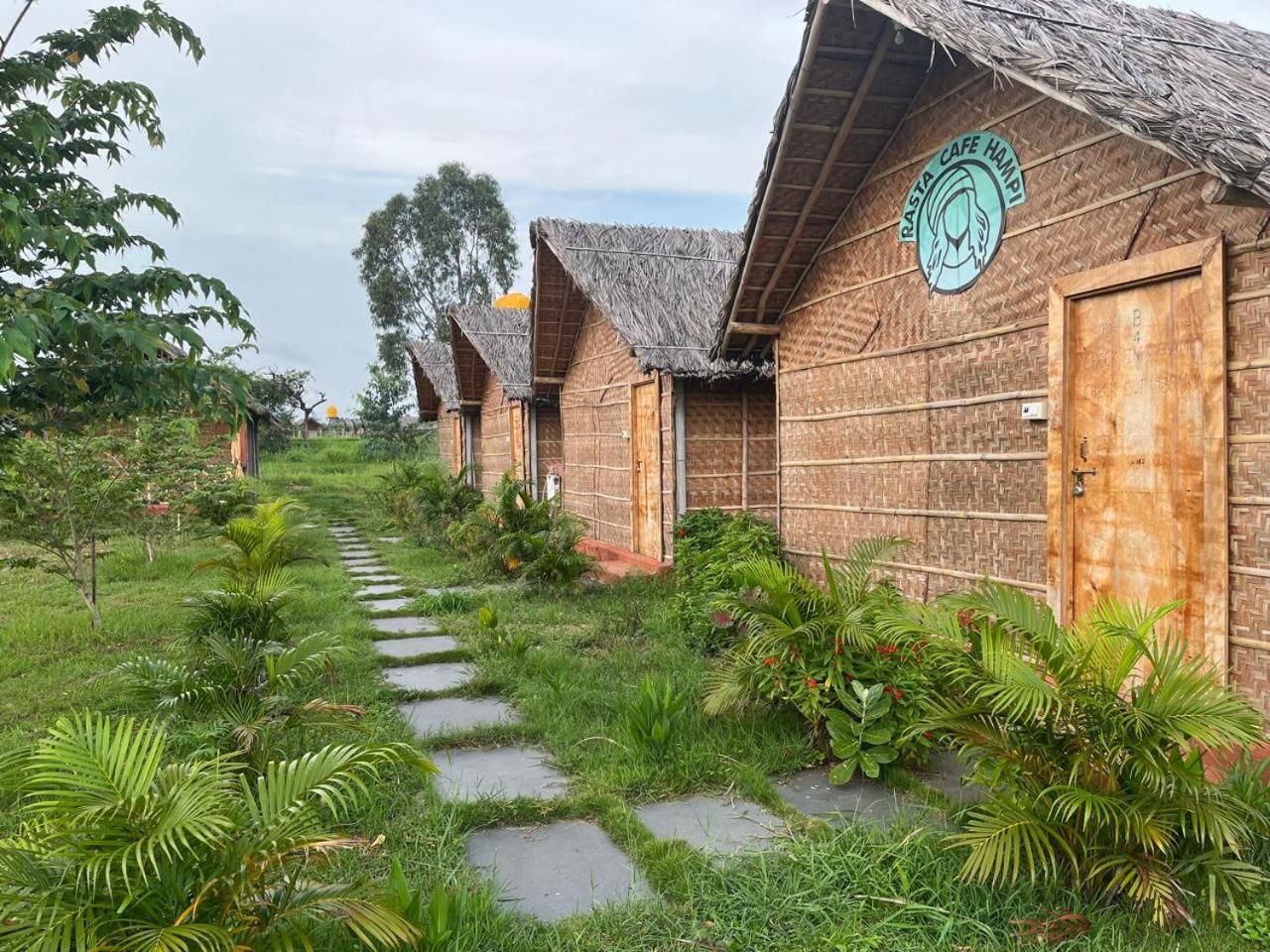 Hotel Hampi Rasta Cafe Exteriér fotografie