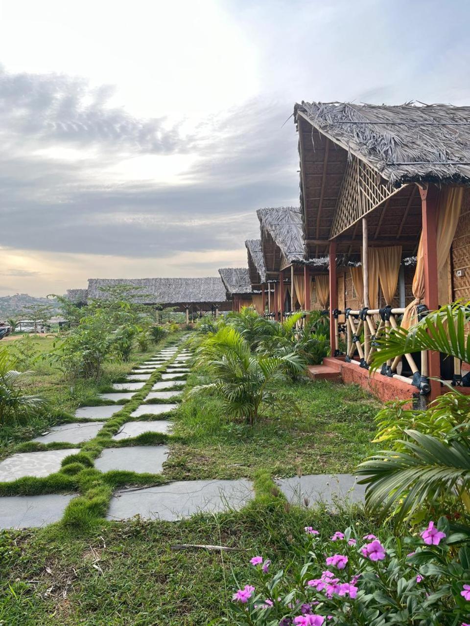 Hotel Hampi Rasta Cafe Exteriér fotografie